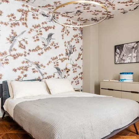 Apartment Palazzo Visconti - By Myhomeincomo Como