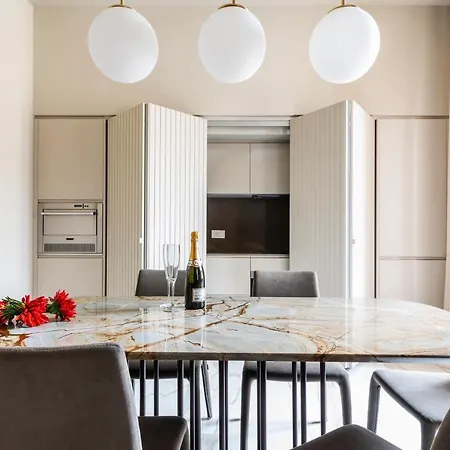 Palazzo Visconti - By Myhomeincomo * Комо