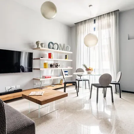 Palazzo Visconti - By Myhomeincomo Apartment