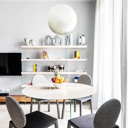 Apartment Palazzo Visconti - By Myhomeincomo Como