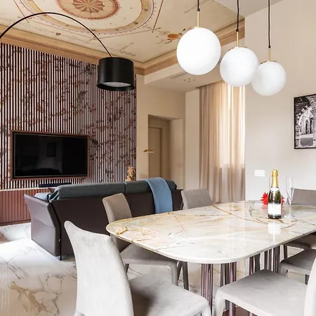 Apartment Palazzo Visconti - By Myhomeincomo *