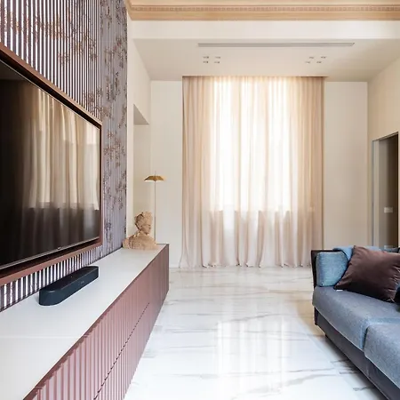 Palazzo Visconti - By Myhomeincomo Como