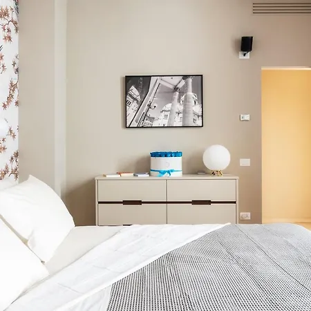 Apartment Palazzo Visconti - By Myhomeincomo Como
